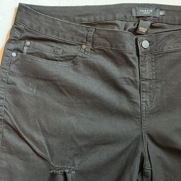 Torrid Sophia Skinny Jeans Destructed Premium Stretch Black NEW Size 26T Tall - Picture 4 of 12
